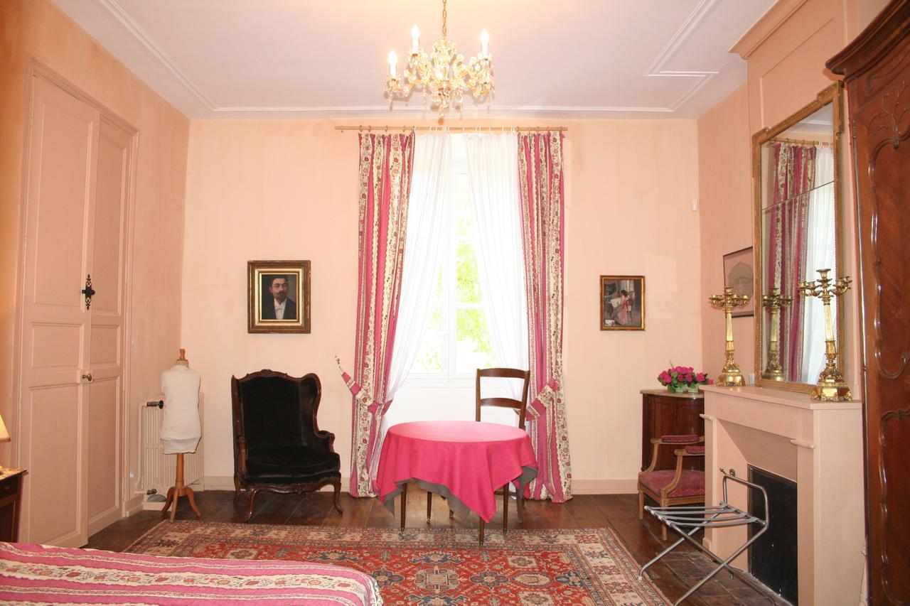 Chateau Manoir De La Leche Touvre Habitación foto
